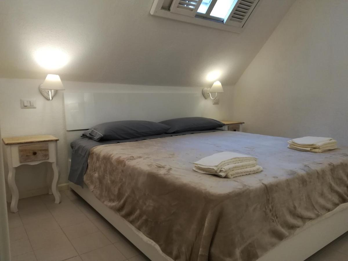 Santa Margherita Di Pula, Calaverde, Deliziosa Villetta 100 Metri Dal Mare Zewnętrze zdjęcie